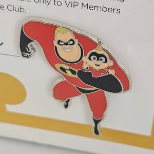 Disney Movie Club Collectors Pin - Mr Incredible & Jack Jack - 2018